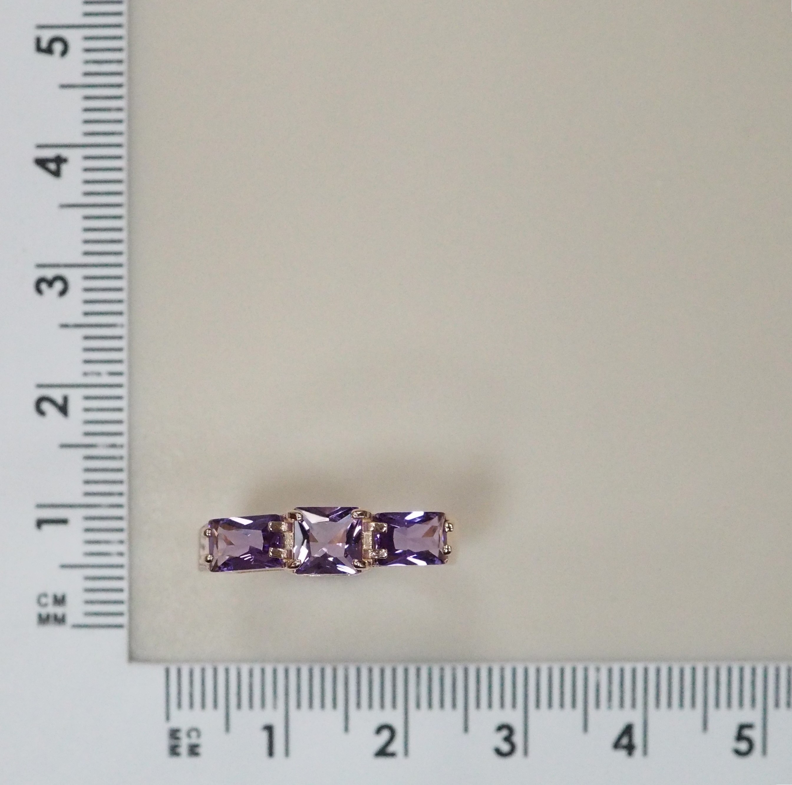 Серебряное кольцо с аметистами